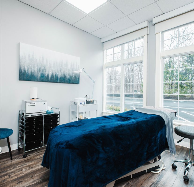 h2t skin and laser center procedure room