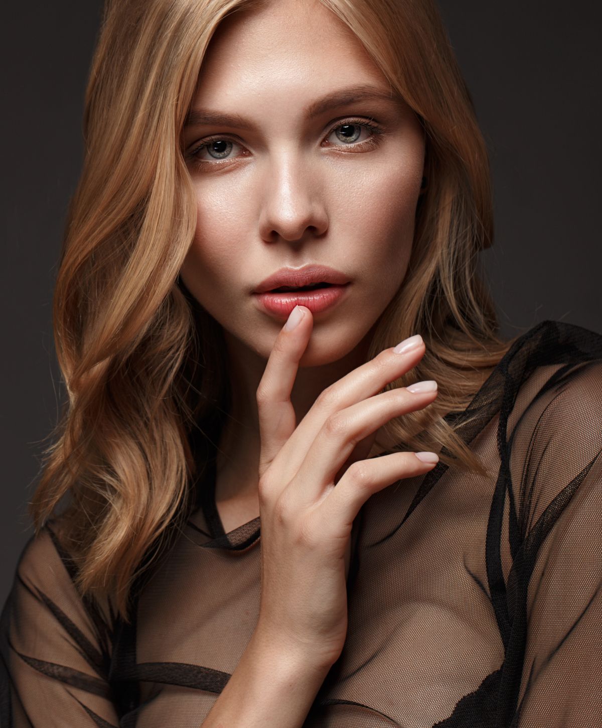 Franklin lip fillers model with blue eyes