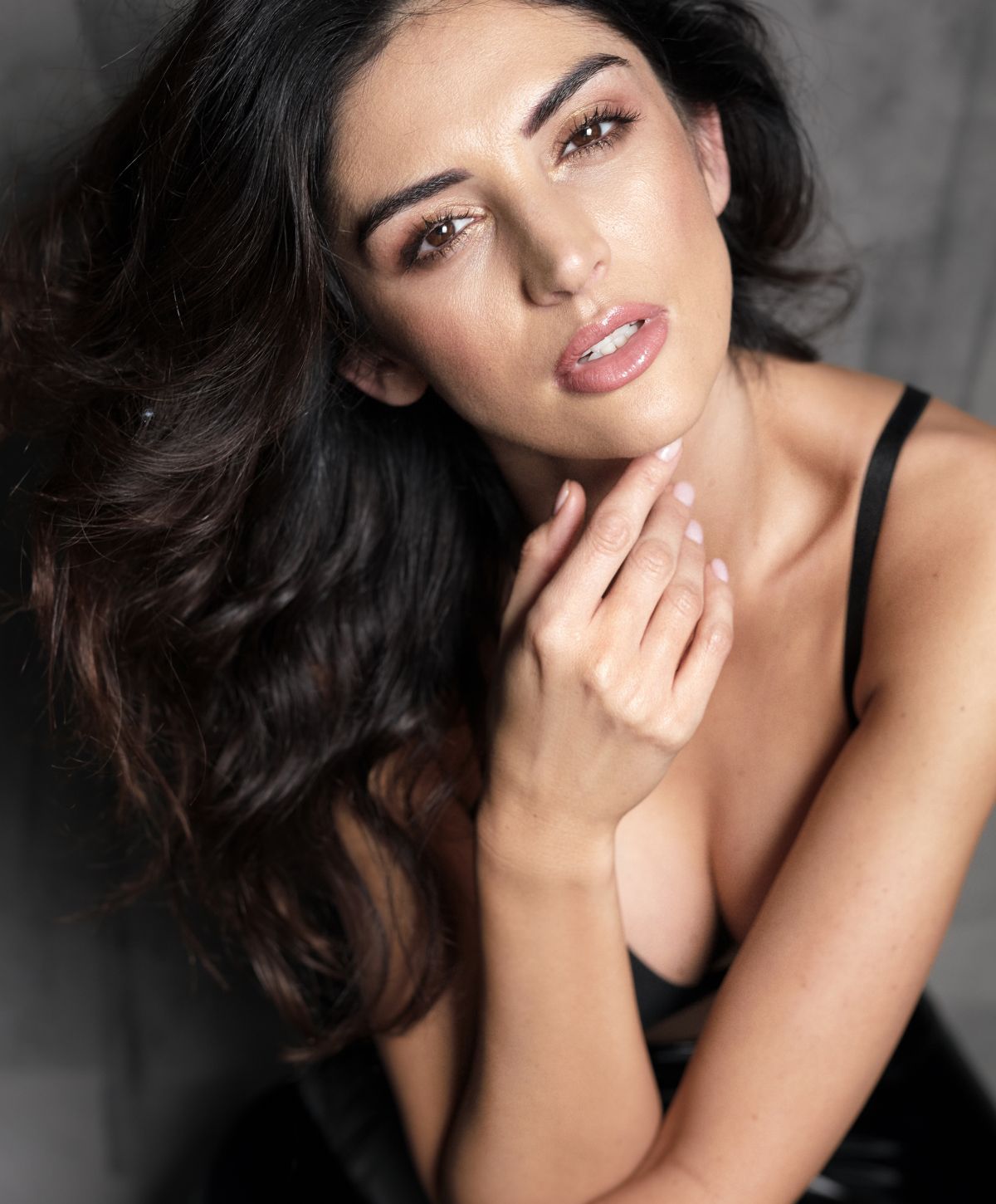 Franklin laser treatment model with brown hair